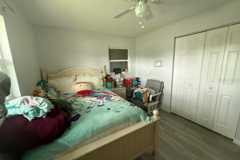 House in Ruskin, Florida 4 bedrooms, 111.48 sq.m. № 2299901 - photo 12