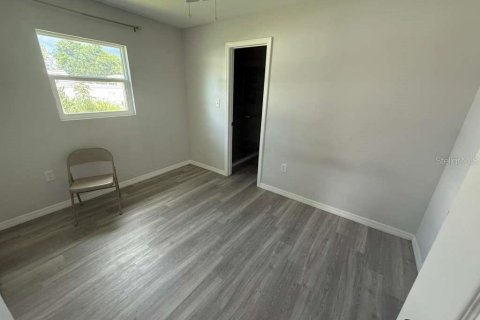 House in Ruskin, Florida 4 bedrooms, 111.48 sq.m. № 2299901 - photo 8