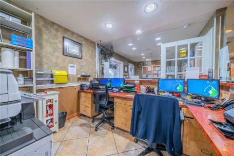 Commercial property in Riverview, Florida 167.22 sq.m. № 671388 - photo 13