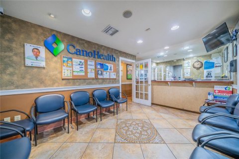 Commercial property in Riverview, Florida 167.22 sq.m. № 671388 - photo 12
