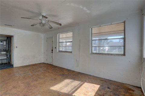 Casa en venta en Madeira Beach, Florida, 3 dormitorios, 115.85 m2 № 1612791 - foto 9