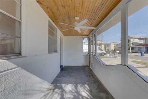 Casa en venta en Madeira Beach, Florida, 3 dormitorios, 115.85 m2 № 1612791 - foto 6