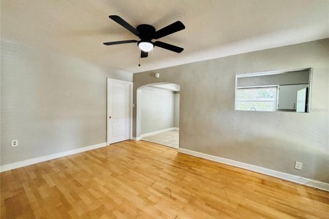 Villa ou maison à louer à Tampa, Floride: 2 chambres, 88.26 m2 № 2317256 - photo 5