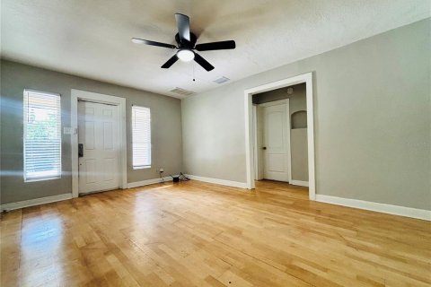 Villa ou maison à louer à Tampa, Floride: 2 chambres, 88.26 m2 № 2317256 - photo 4