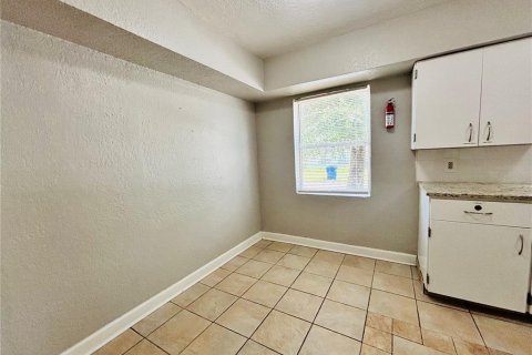 Villa ou maison à louer à Tampa, Floride: 2 chambres, 88.26 m2 № 2317256 - photo 7
