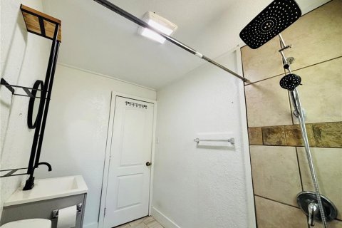 Villa ou maison à louer à Tampa, Floride: 2 chambres, 88.26 m2 № 2317256 - photo 11