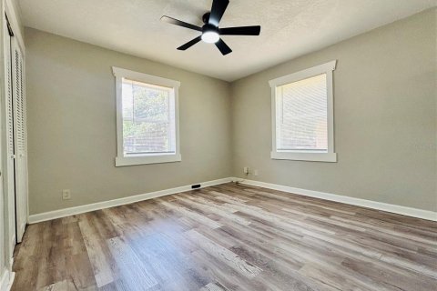 Villa ou maison à louer à Tampa, Floride: 2 chambres, 88.26 m2 № 2317256 - photo 9