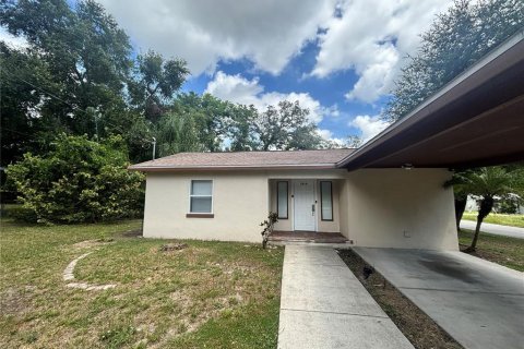 Villa ou maison à louer à Tampa, Floride: 2 chambres, 88.26 m2 № 2317256 - photo 3