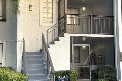 Condo in Weston, Florida, 2 bedrooms  № 2029814