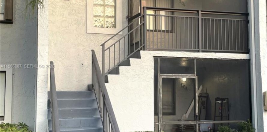 Condo in Weston, Florida, 2 bedrooms  № 2029814