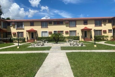 Кондоминиум с 2 спальнями в Майами, Флорида № 2005280