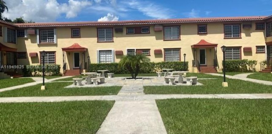 Кондоминиум с 2 спальнями в Майами, Флорида № 2005280