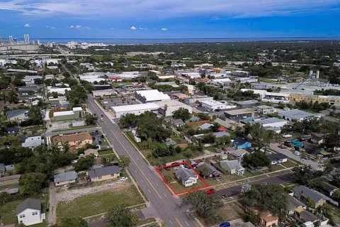 House in Saint Petersburg, Florida 3 bedrooms, 108.7 sq.m. № 1847935 - photo 1