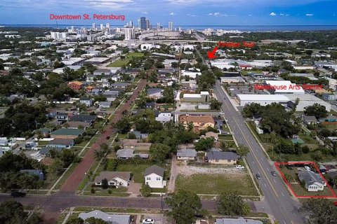 House in Saint Petersburg, Florida 3 bedrooms, 108.7 sq.m. № 1847935 - photo 5