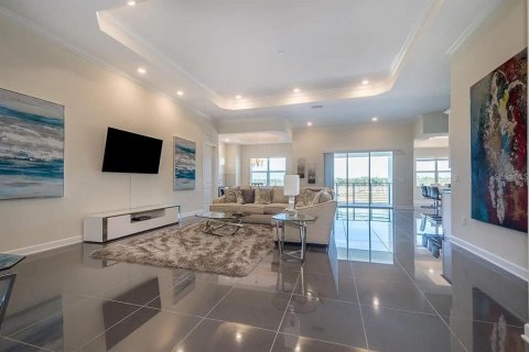 Condo in Kissimmee, Florida, 4 bedrooms in STOREY LAKE  № 1854033 - photo 7