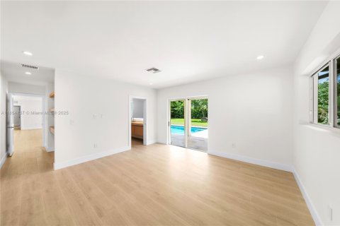 Casa en venta en Pinecrest, Florida, 4 dormitorios, 199.55 m2 № 1878362 - foto 14