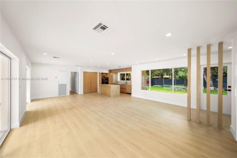 Casa en venta en Pinecrest, Florida, 4 dormitorios, 199.55 m2 № 1878362 - foto 2