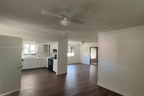 Купить виллу или дом в Окала, Флорида 2 спальни, № 1946416 - фото 14