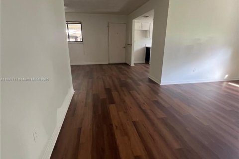 Купить виллу или дом в Окала, Флорида 2 спальни, № 1946416 - фото 9