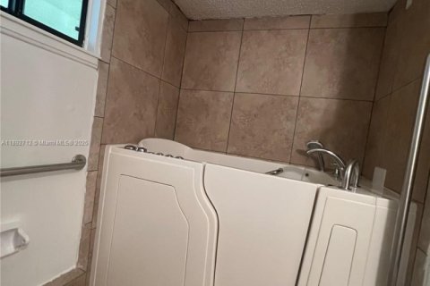 Купить виллу или дом в Окала, Флорида 2 спальни, № 1946416 - фото 21