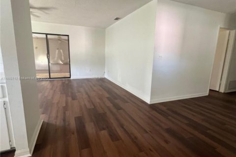 Купить виллу или дом в Окала, Флорида 2 спальни, № 1946416 - фото 8