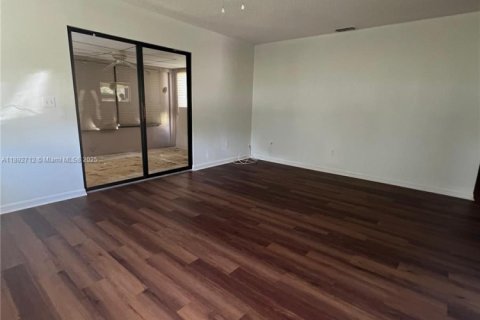 Купить виллу или дом в Окала, Флорида 2 спальни, № 1946416 - фото 13