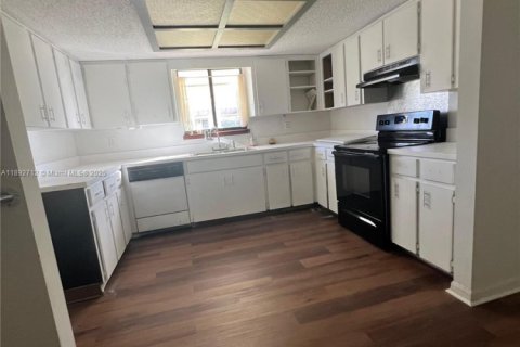 Купить виллу или дом в Окала, Флорида 2 спальни, № 1946416 - фото 4