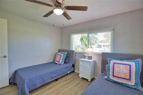 House in Englewood, Florida 4 bedrooms, 120.49 sq.m. № 1899168 - photo 24