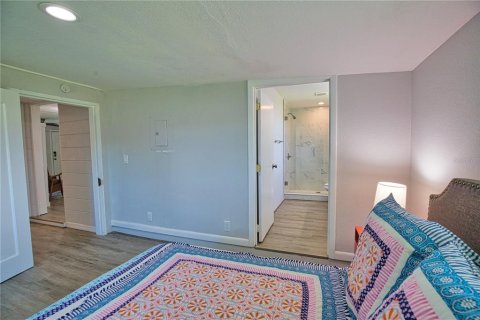 House in Englewood, Florida 4 bedrooms, 120.49 sq.m. № 1899168 - photo 19