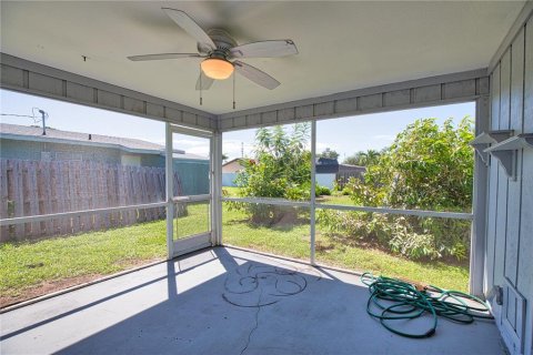 House in Englewood, Florida 4 bedrooms, 120.49 sq.m. № 1899168 - photo 27