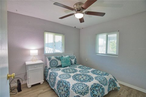 House in Englewood, Florida 4 bedrooms, 120.49 sq.m. № 1899168 - photo 21