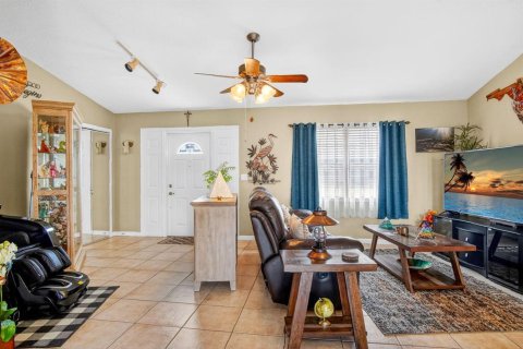 Villa ou maison à vendre à Port St. Lucie, Floride: 2 chambres, 130.43 m2 № 2083324 - photo 5