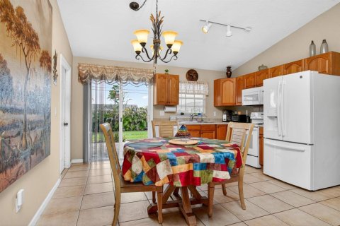 Villa ou maison à vendre à Port St. Lucie, Floride: 2 chambres, 130.43 m2 № 2083324 - photo 7