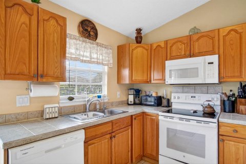 Villa ou maison à vendre à Port St. Lucie, Floride: 2 chambres, 130.43 m2 № 2083324 - photo 9