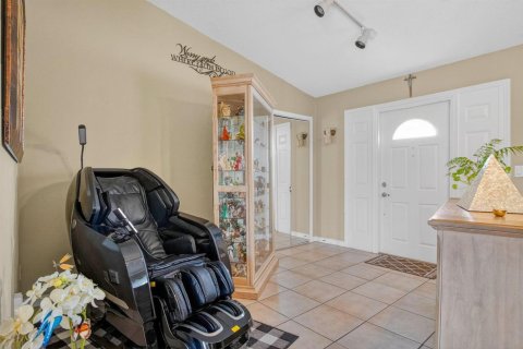 Villa ou maison à vendre à Port St. Lucie, Floride: 2 chambres, 130.43 m2 № 2083324 - photo 4