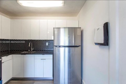 Appartement à louer à Sweetwater, Floride: 2 chambres, 76.83 m2 № 1976792 - photo 2