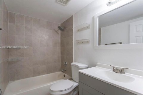 Appartement à louer à Sweetwater, Floride: 2 chambres, 76.83 m2 № 1976792 - photo 8