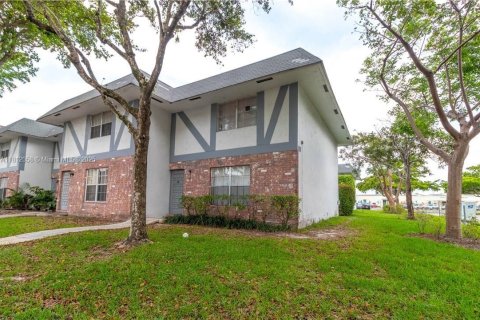 Condominio en venta en North Lauderdale, Florida, 2 dormitorios, 102.38 m2 № 1772361 - foto 1