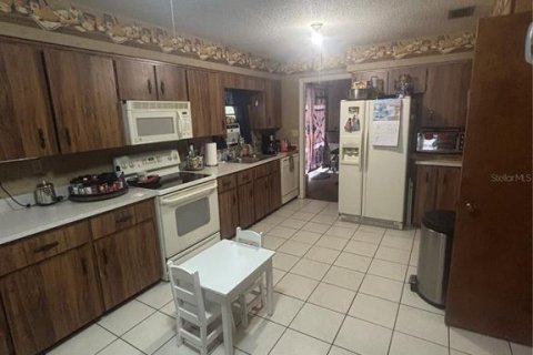 House in Altamonte Springs, Florida 4 bedrooms, 178.84 sq.m. № 1918350 - photo 2