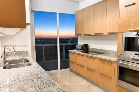 Condominio en alquiler en Sunny Isles Beach, Florida, 2 dormitorios, 135.92 m2 № 2170696 - foto 10