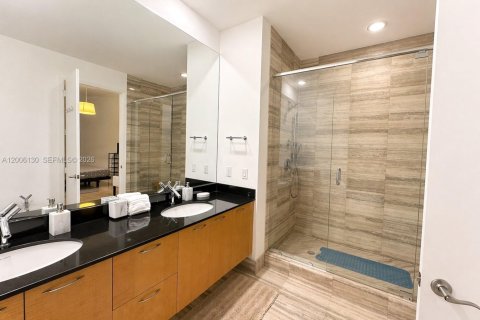 Condominio en alquiler en Sunny Isles Beach, Florida, 2 dormitorios, 135.92 m2 № 2170696 - foto 16