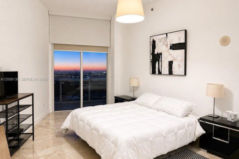 Condominio en alquiler en Sunny Isles Beach, Florida, 2 dormitorios, 135.92 m2 № 2170696 - foto 15