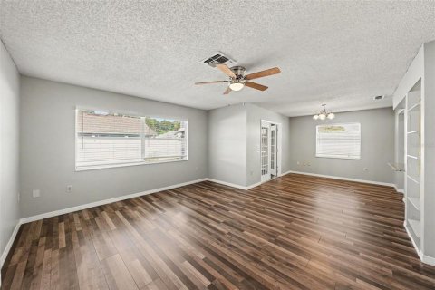 Villa ou maison à vendre à New Port Richey, Floride: 3 chambres, 131.83 m2 № 2425642 - photo 2