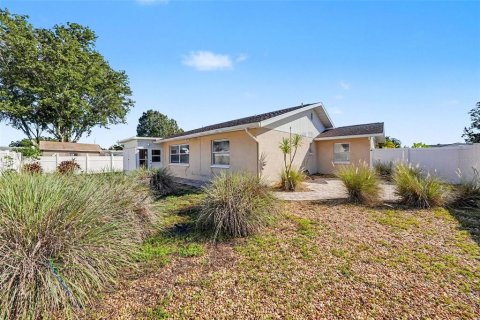 Villa ou maison à vendre à New Port Richey, Floride: 3 chambres, 131.83 m2 № 2425642 - photo 14