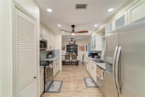 Villa ou maison à vendre à Bradenton, Floride: 3 chambres, 233 m2 № 2299258 - photo 16