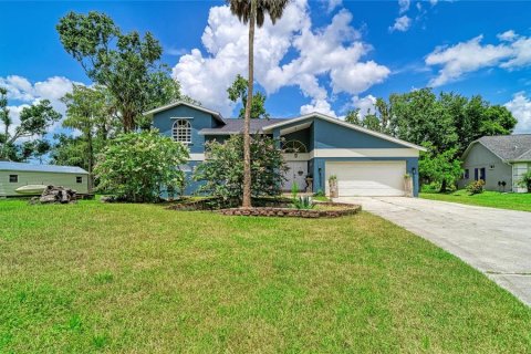 House in Bradenton, Florida 3 bedrooms, 233 sq.m. № 2299258