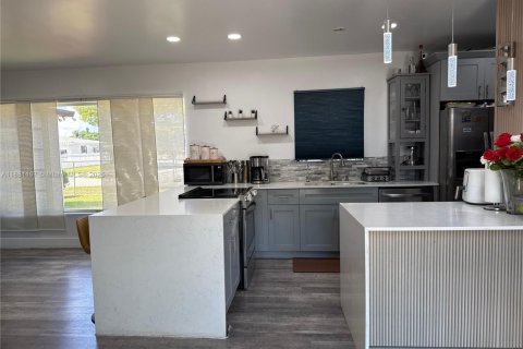 Villa ou maison à vendre à Miami Gardens, Floride: 3 chambres, 127.09 m2 № 1924458 - photo 9