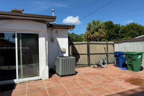Villa ou maison à vendre à Miami Gardens, Floride: 3 chambres, 127.09 m2 № 1924458 - photo 25