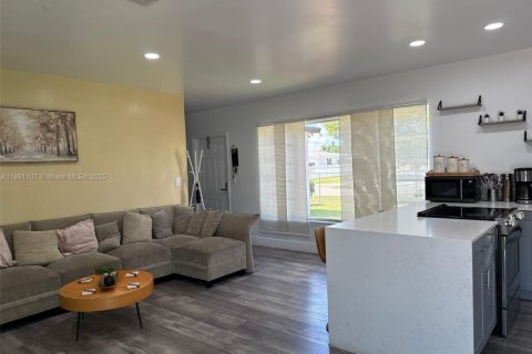 Villa ou maison à vendre à Miami Gardens, Floride: 3 chambres, 127.09 m2 № 1924458 - photo 6