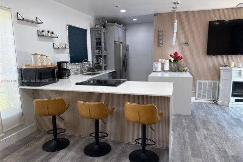 Villa ou maison à vendre à Miami Gardens, Floride: 3 chambres, 127.09 m2 № 1924458 - photo 7